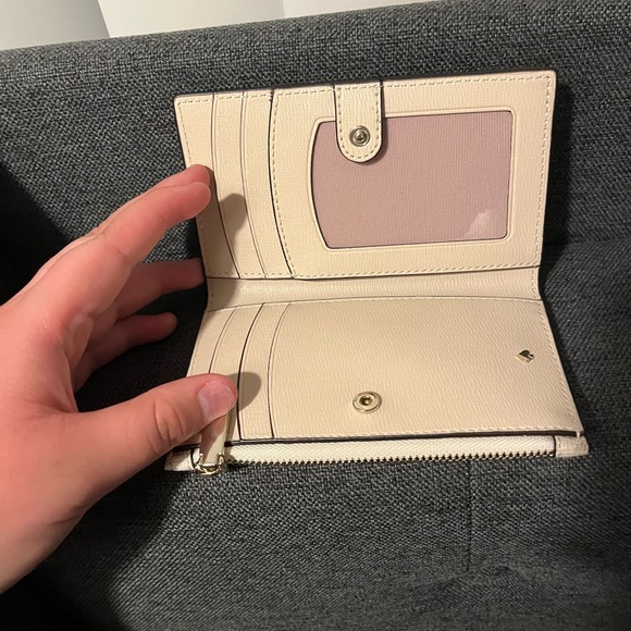 SOLD!!!Kate Spade New York Spade Flower Canvas Small Slim Bifold Wallet - Picture 4 of 7